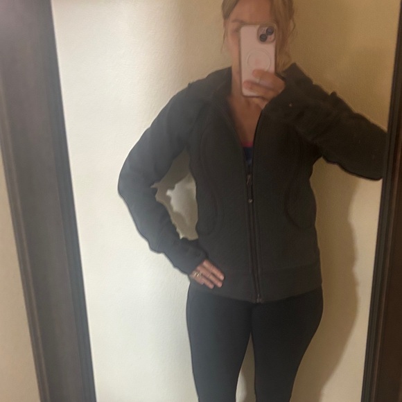 Special edition lululemon athletica grey jacket/ vest Size 10 GUC - Picture 3 of 10